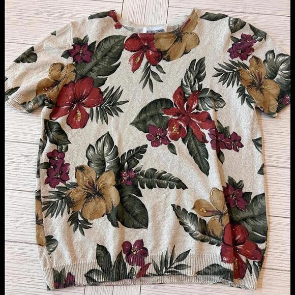 Alfred Dunner Tops - Alfred Dunner petite tropical print cotton blend‎ size S top.